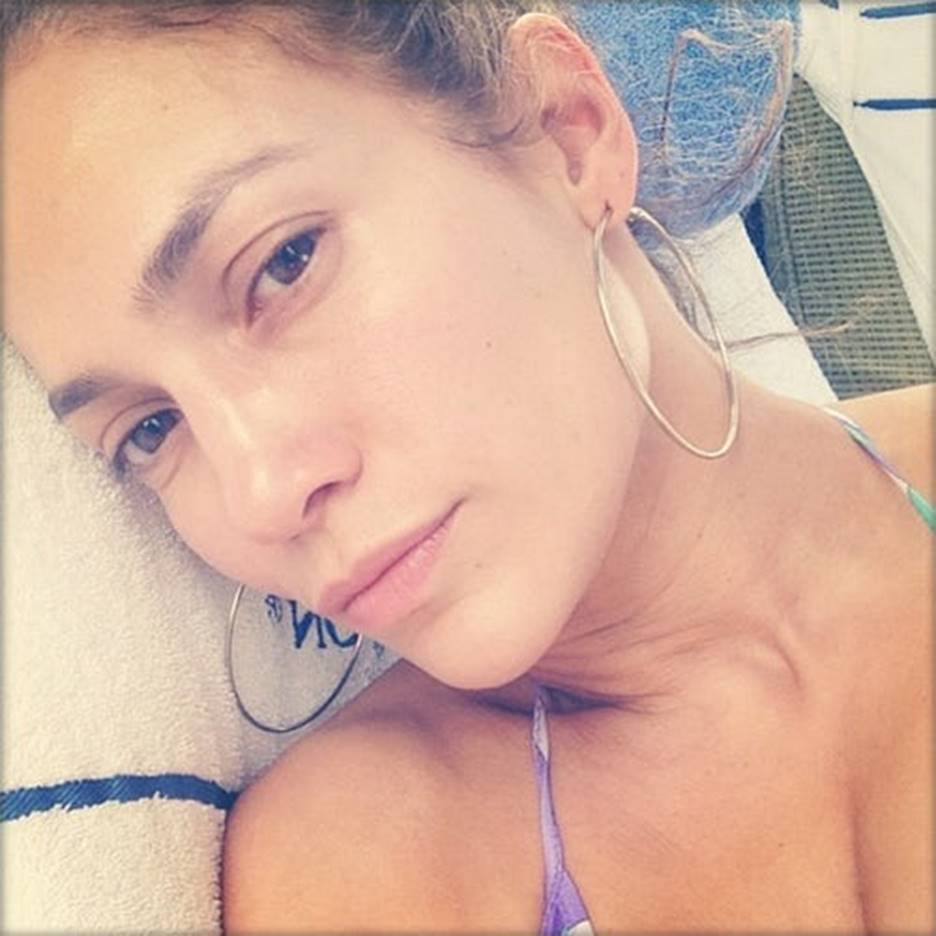 Jennifer Lopez Without Makeup Will Make You Think She Didn’t Age at All